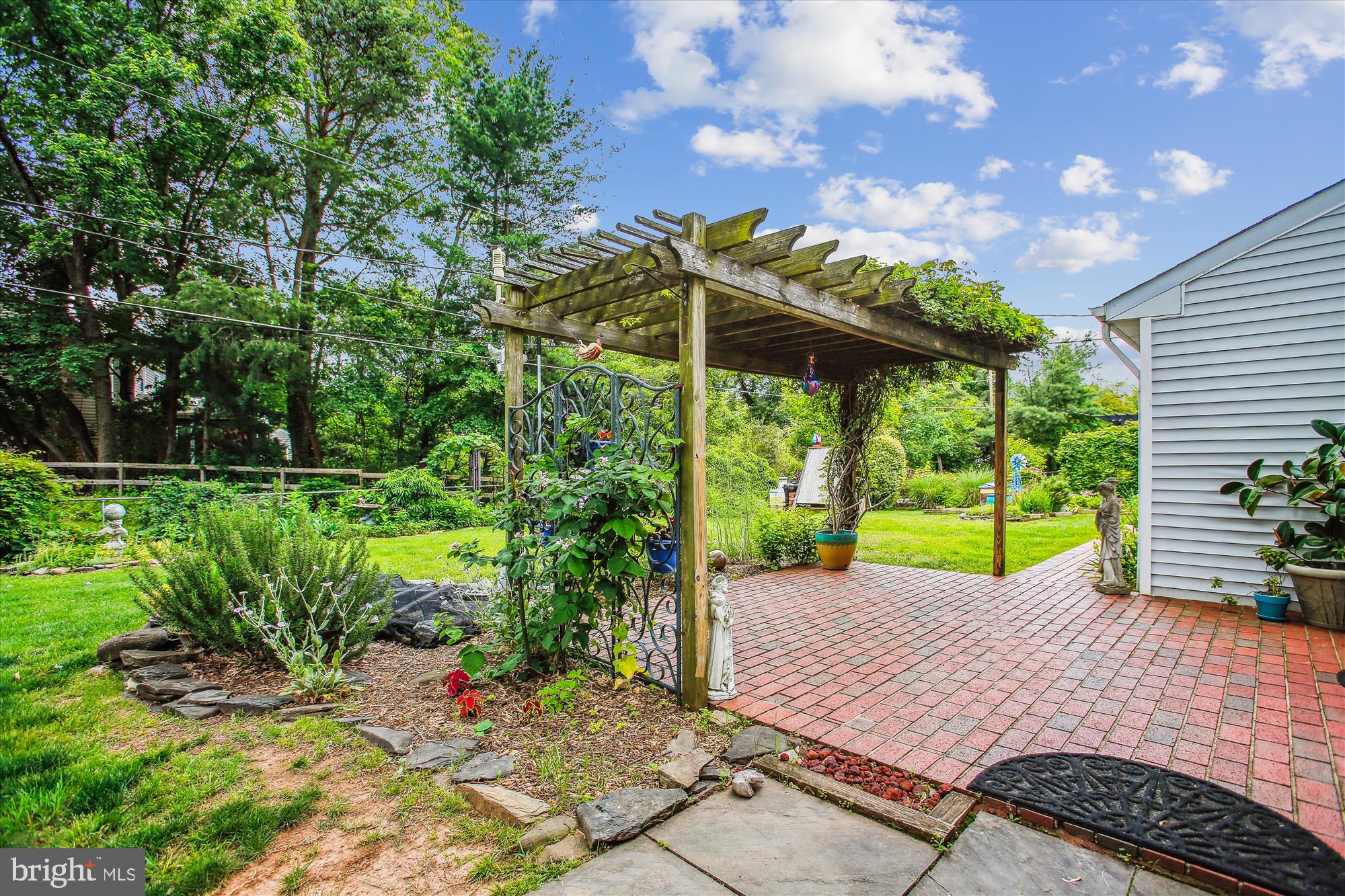 4129 MEADOW HILL LANE