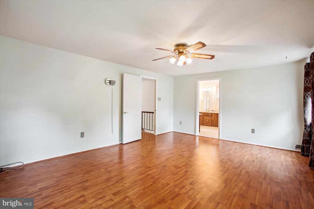 4129 MEADOW HILL LANE