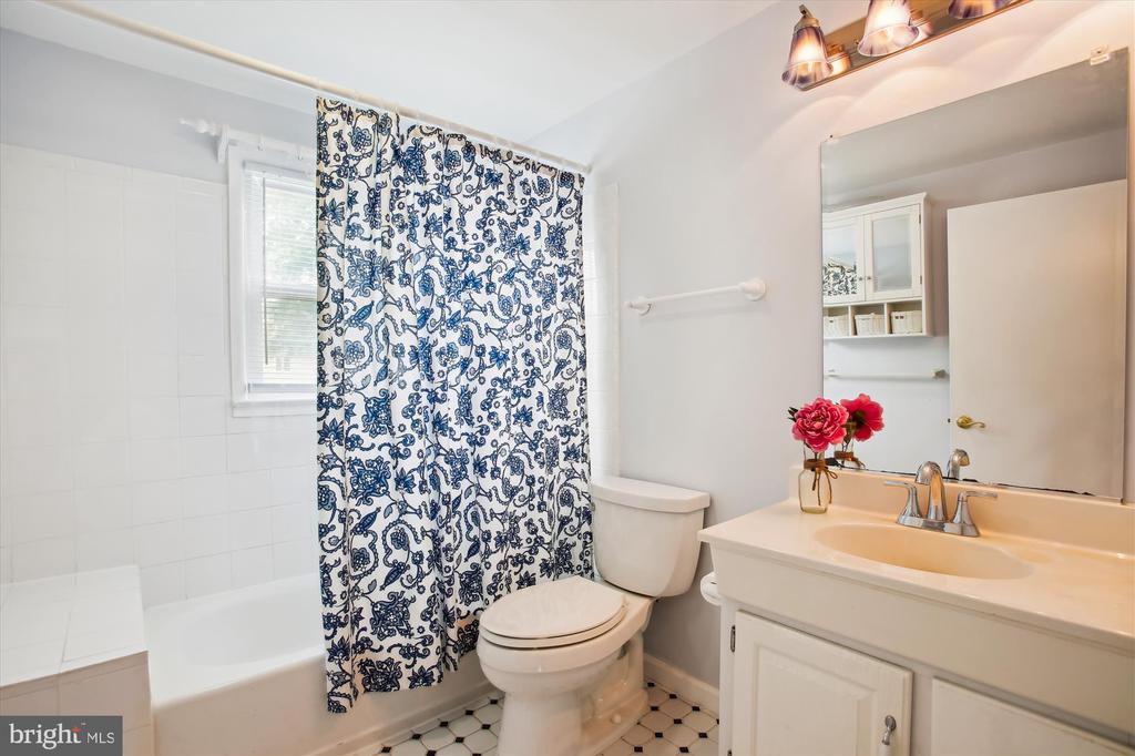 4129 MEADOW HILL LANE