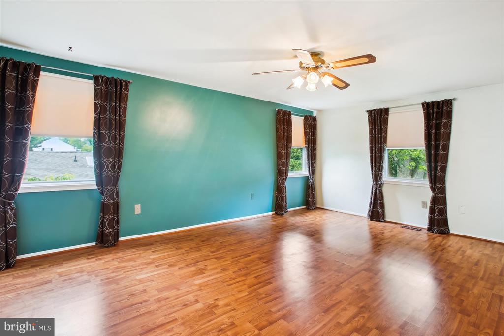 4129 MEADOW HILL LANE
