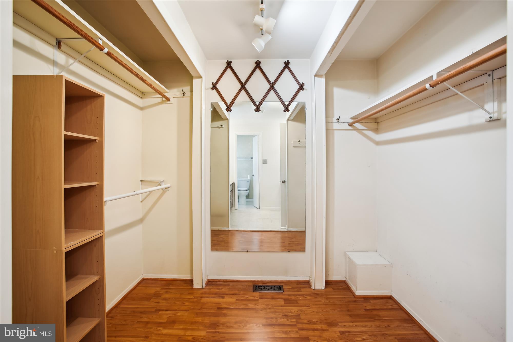 4129 MEADOW HILL LANE