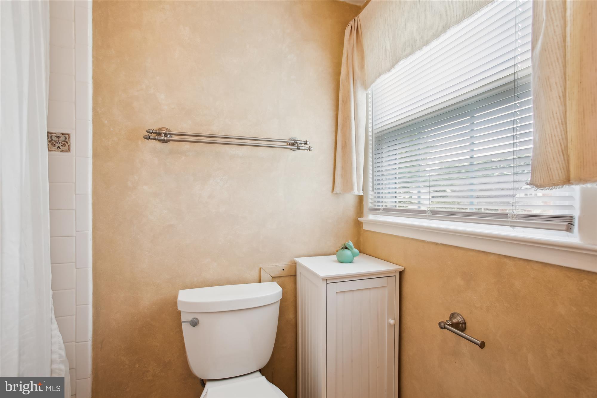 4129 MEADOW HILL LANE