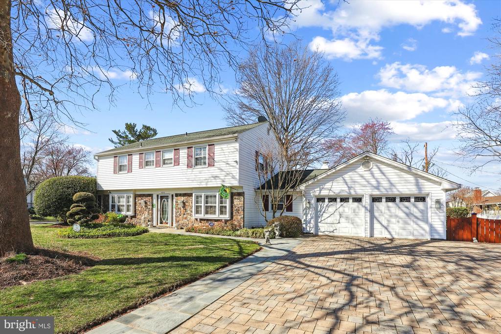 4212 MAJESTIC LANE