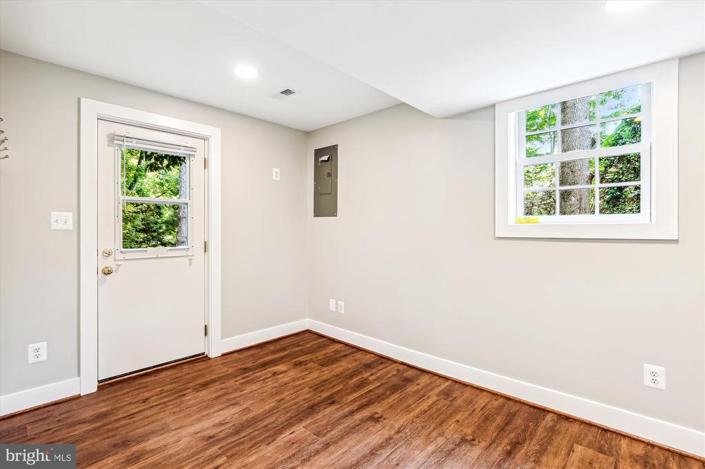 4711 PONTIAC DRIVE