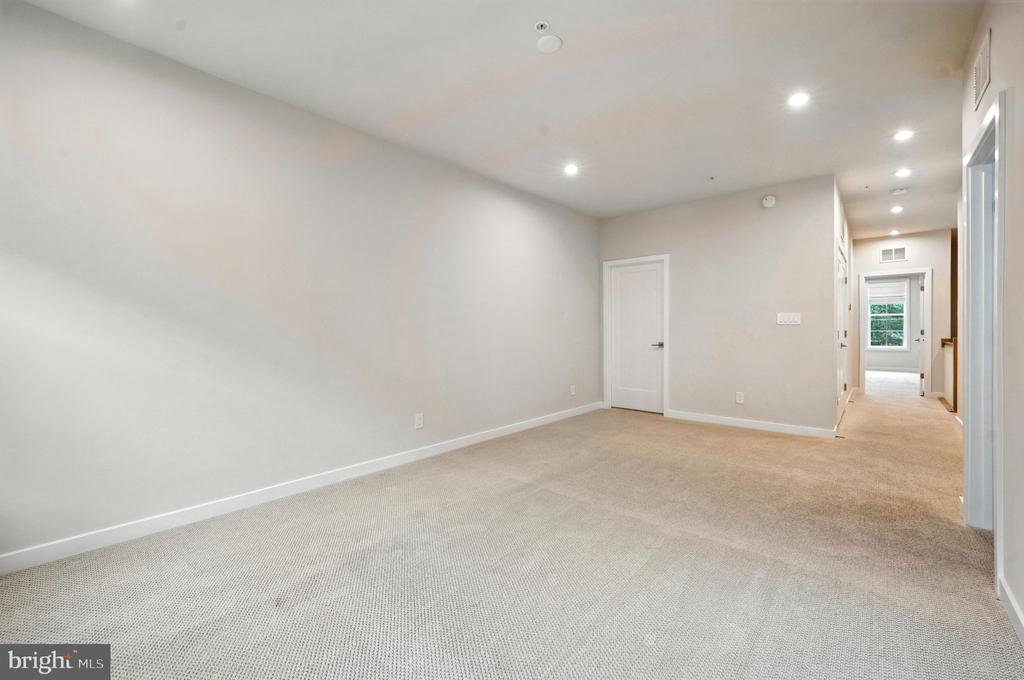 7548 SAWYER FARM WAY 1407