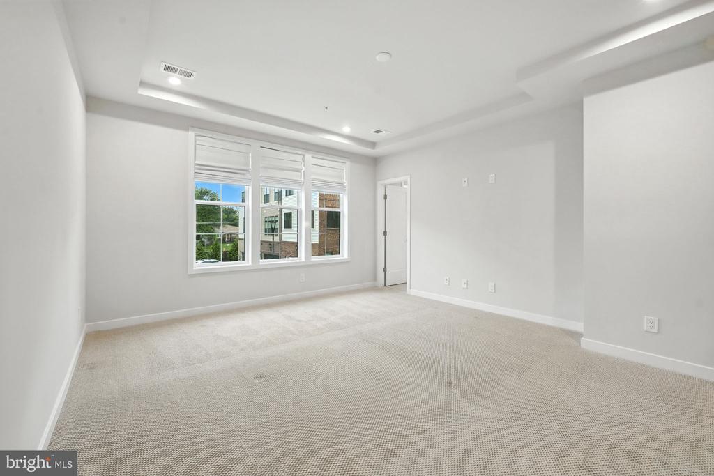 7548 SAWYER FARM WAY 1407
