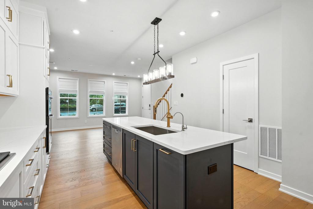 7548 SAWYER FARM WAY 1407