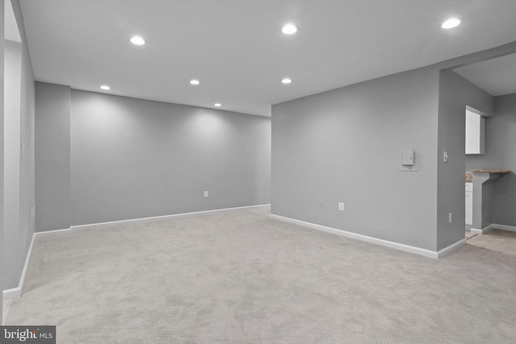 1931 WILSON LANE 101