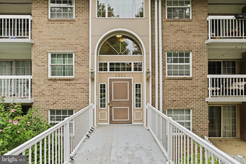 1931 WILSON LANE 101