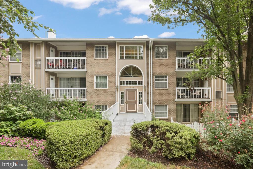 1931 WILSON LANE 101
