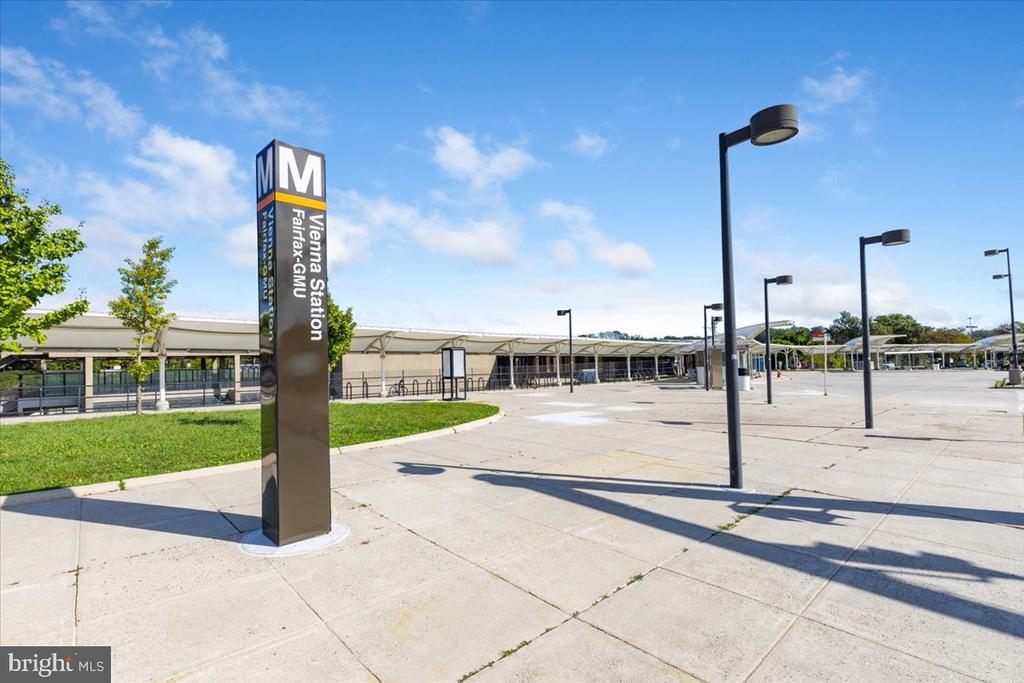 2907 BLEEKER STREET 3-106