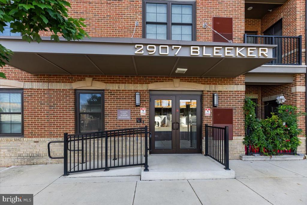 2907 BLEEKER STREET 3-106