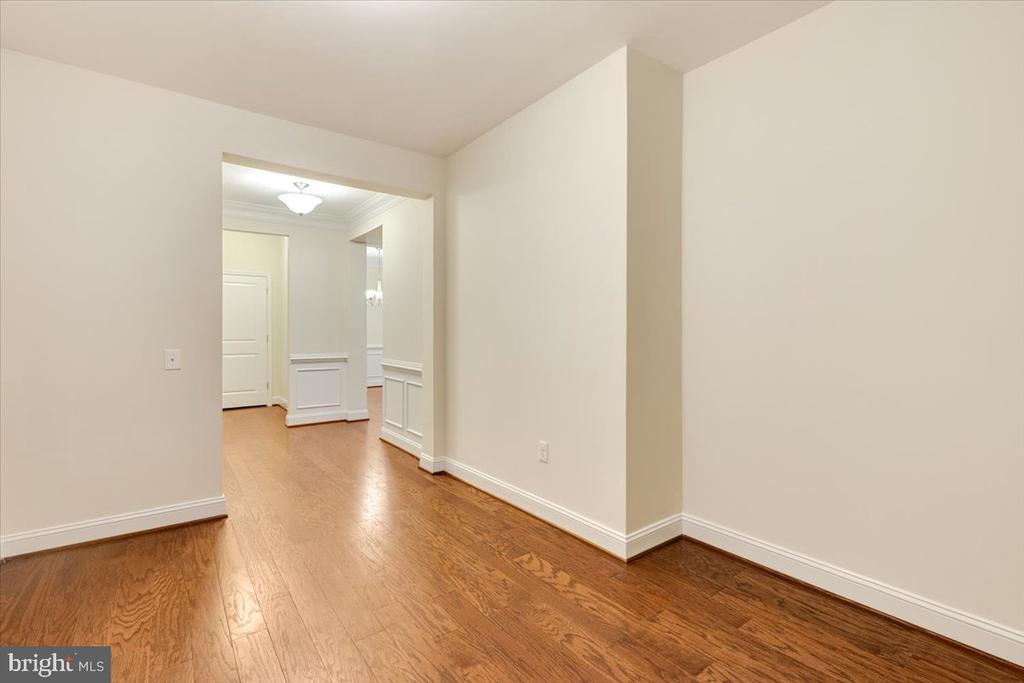 2907 BLEEKER STREET 3-106