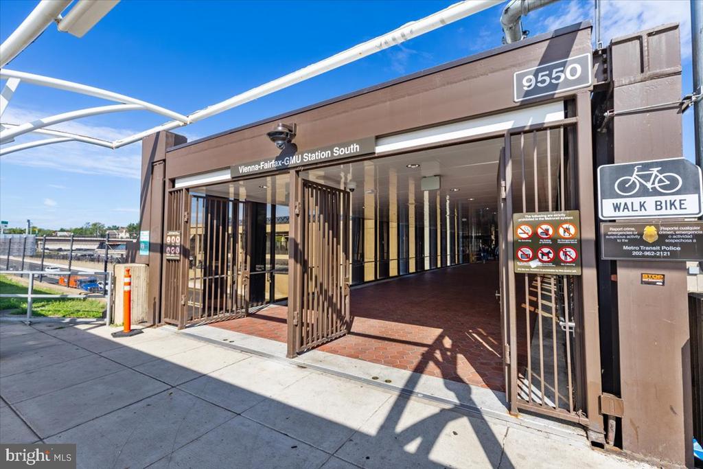 2907 BLEEKER STREET 3-106