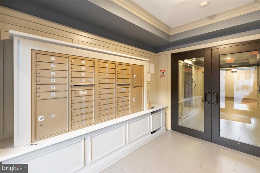 2907 BLEEKER STREET 3-106
