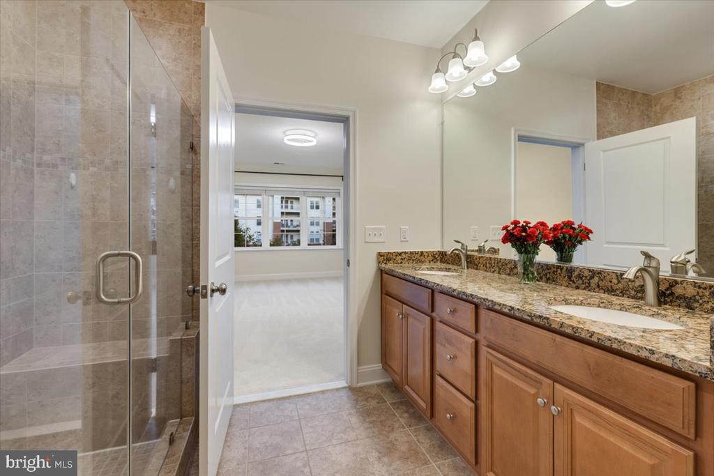 2907 BLEEKER STREET 3-106