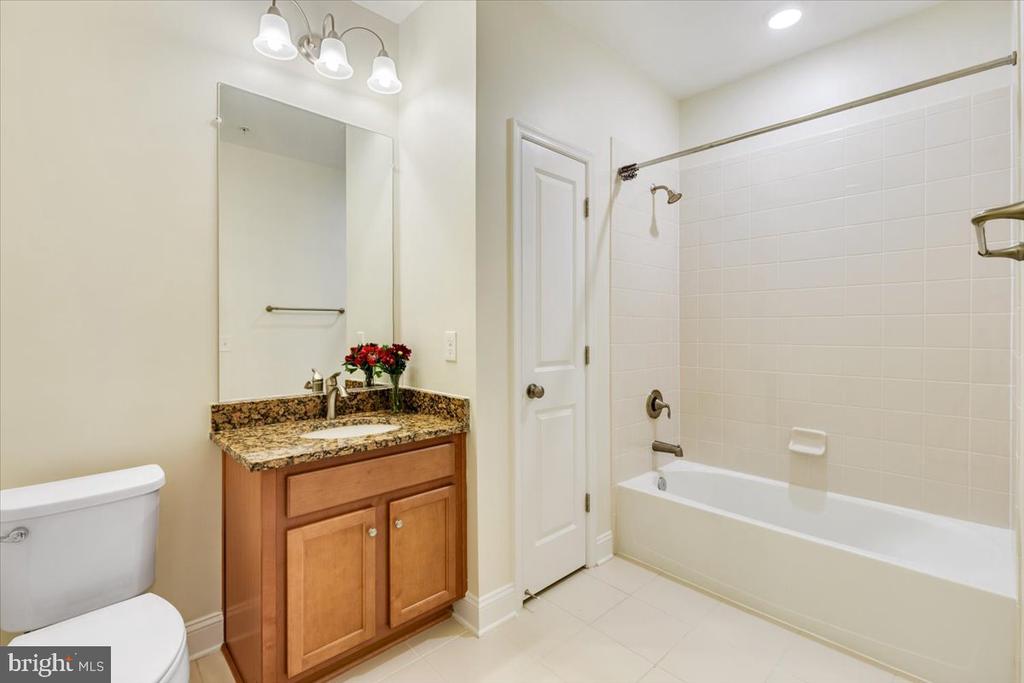 2907 BLEEKER STREET 3-106