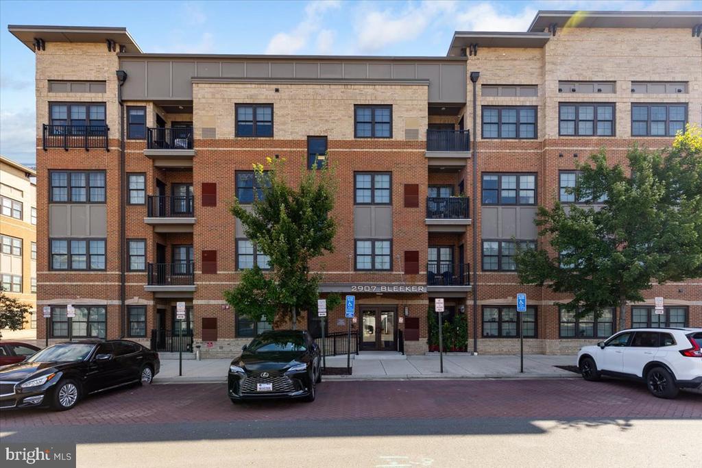 2907 BLEEKER STREET 3-106