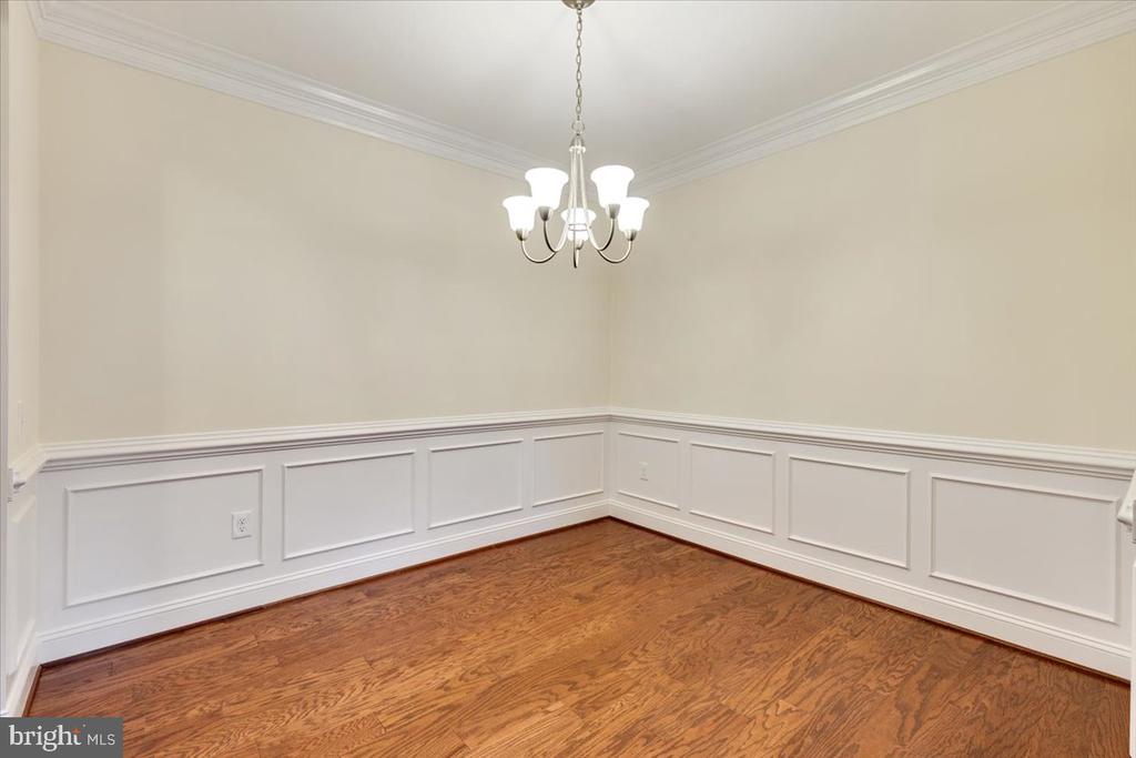 2907 BLEEKER STREET 3-106