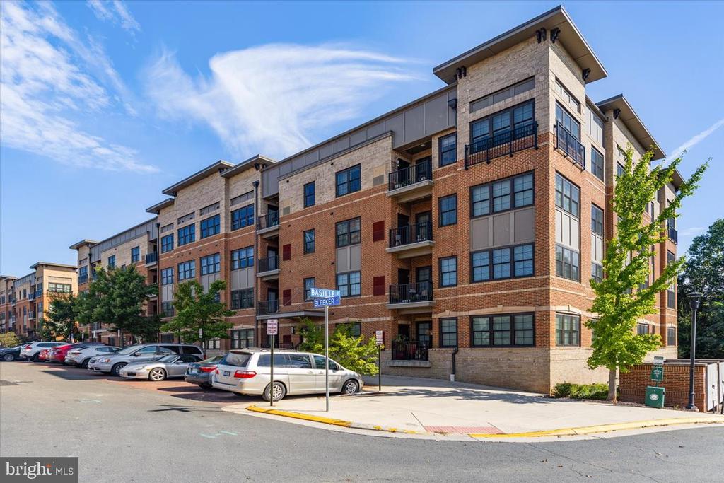 2907 BLEEKER STREET 3-106