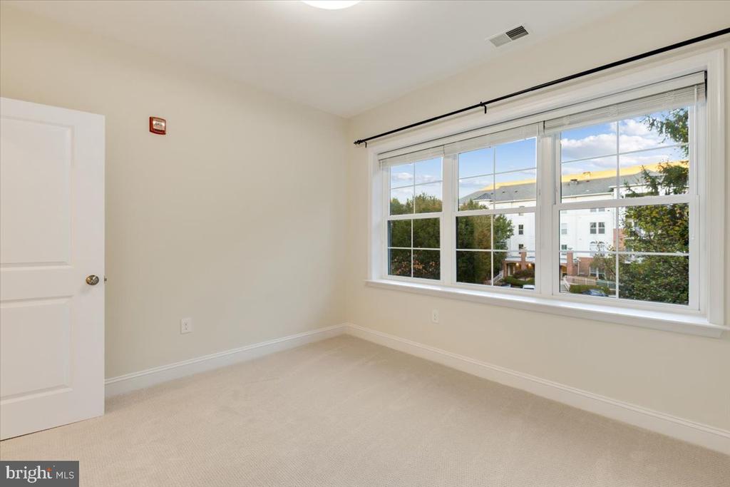 2907 BLEEKER STREET 3-106