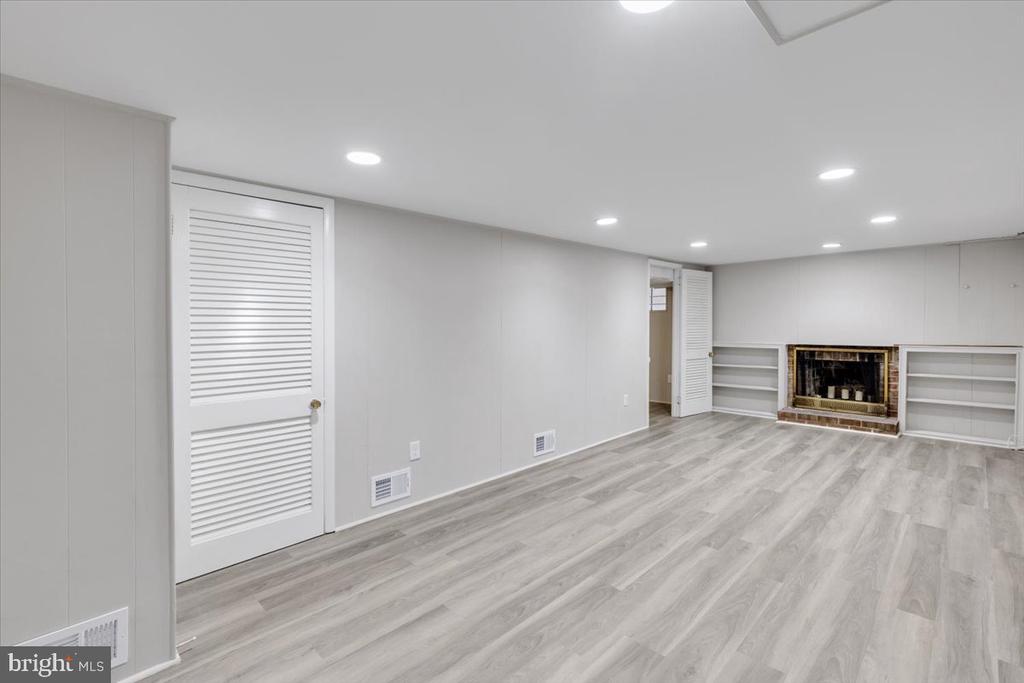5605 VENTNOR LANE