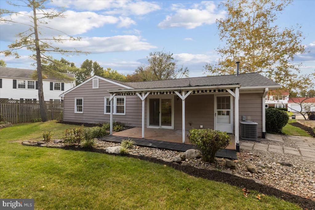 4133 POINT HOLLOW LANE
