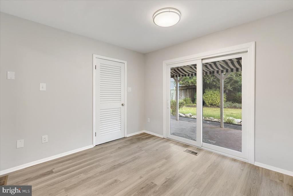 4133 POINT HOLLOW LANE