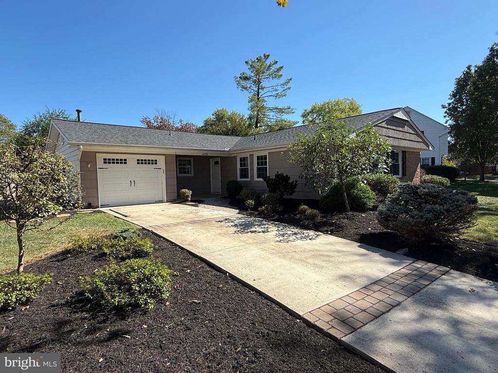 4133 POINT HOLLOW LANE