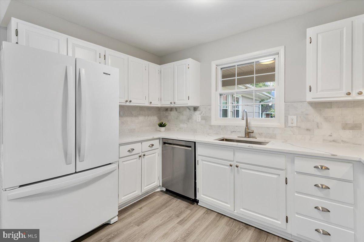 4133 POINT HOLLOW LANE