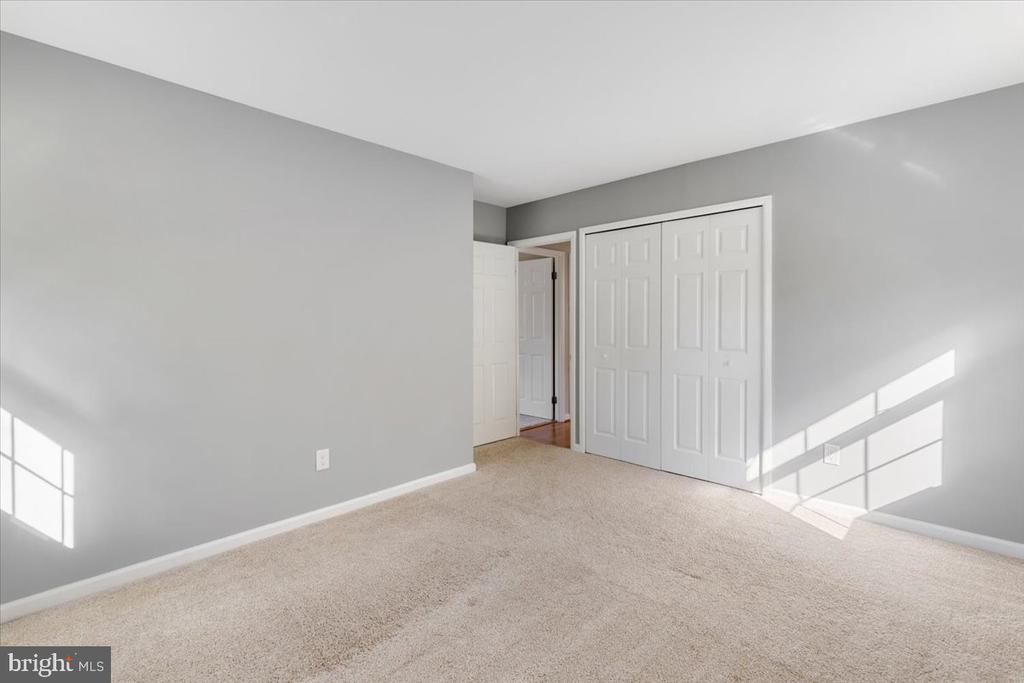 4133 POINT HOLLOW LANE