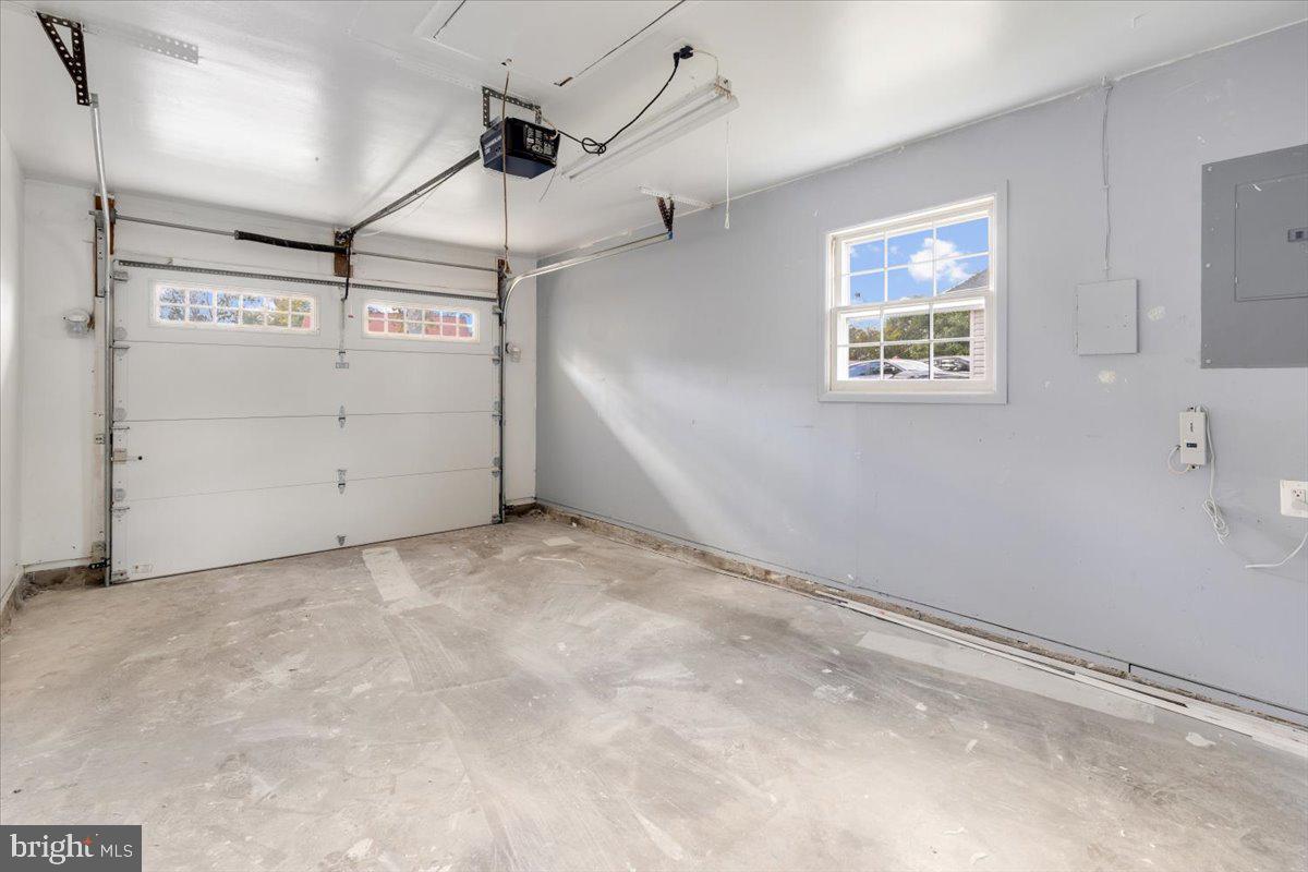 4133 POINT HOLLOW LANE