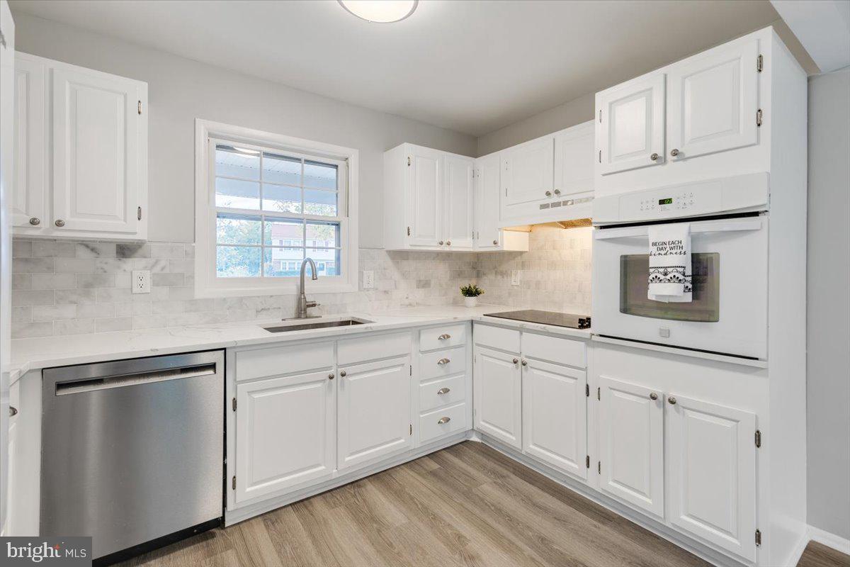 4133 POINT HOLLOW LANE