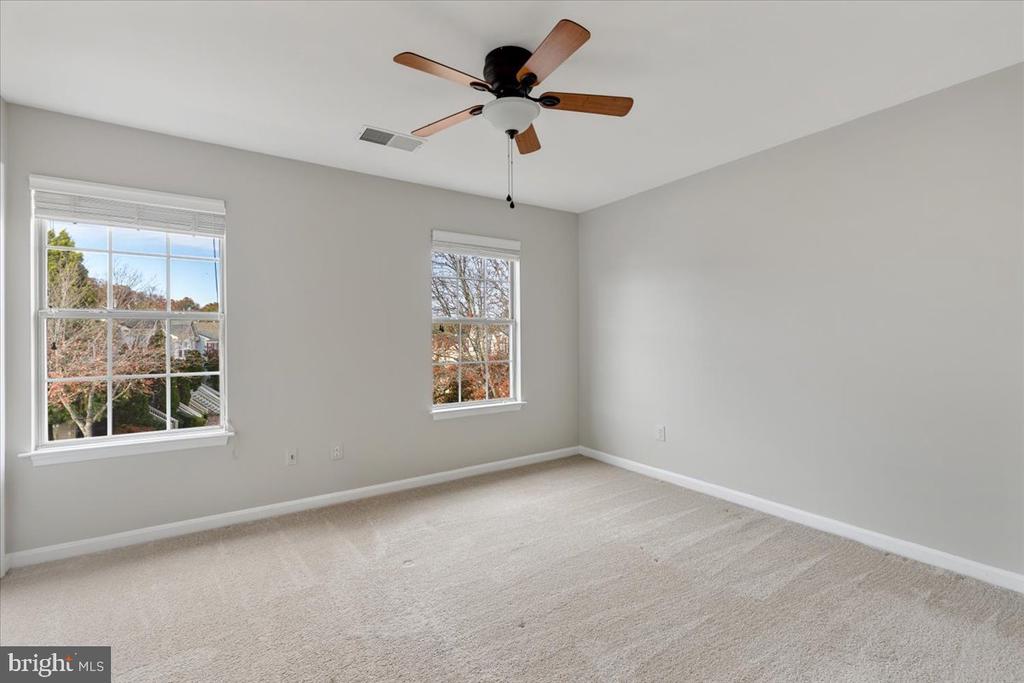 14159 AUTUMN CIRCLE