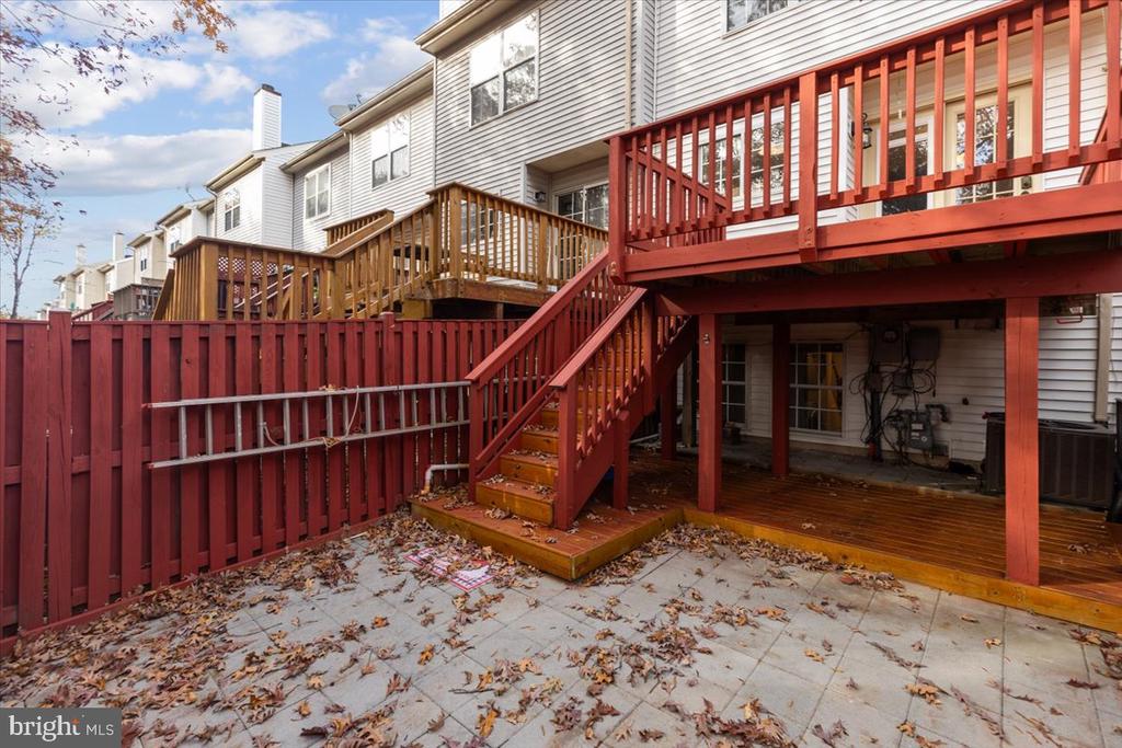 14159 AUTUMN CIRCLE
