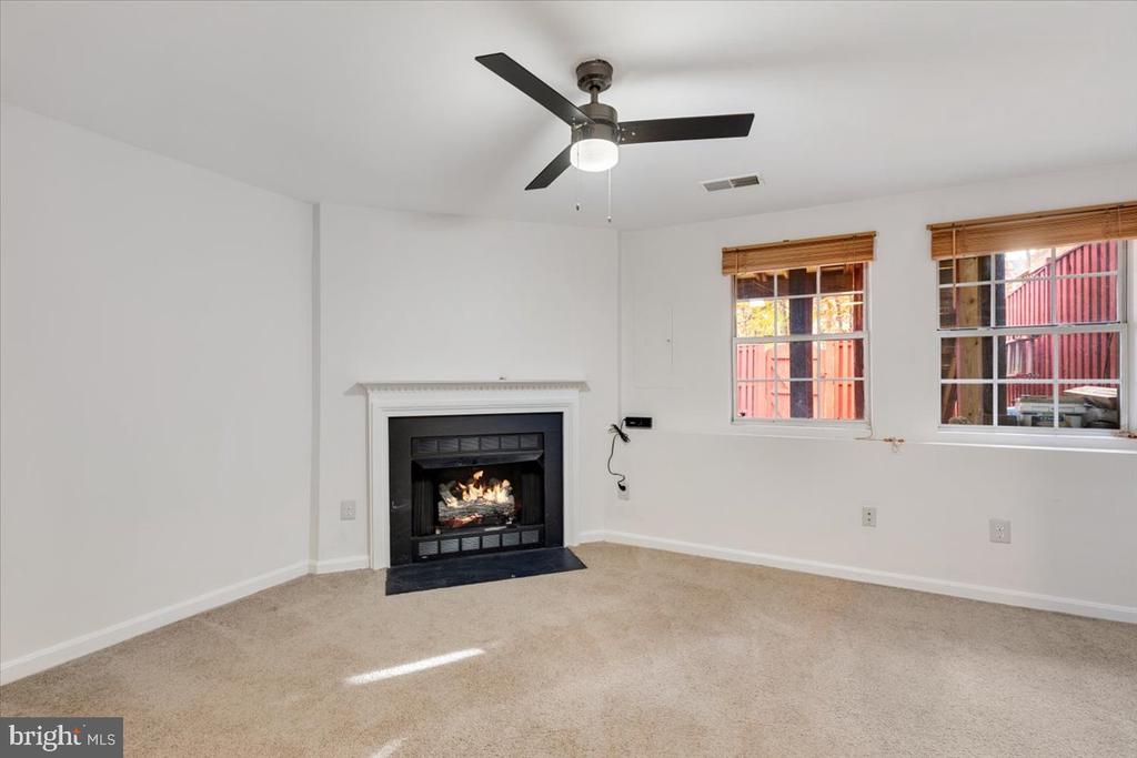 14159 AUTUMN CIRCLE