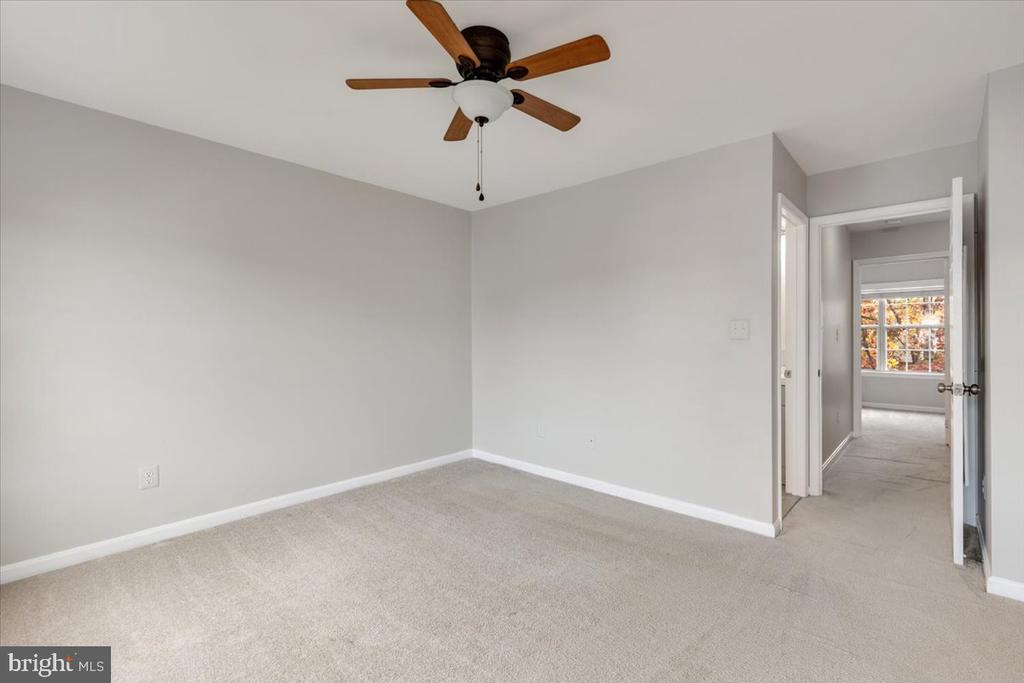 14159 AUTUMN CIRCLE