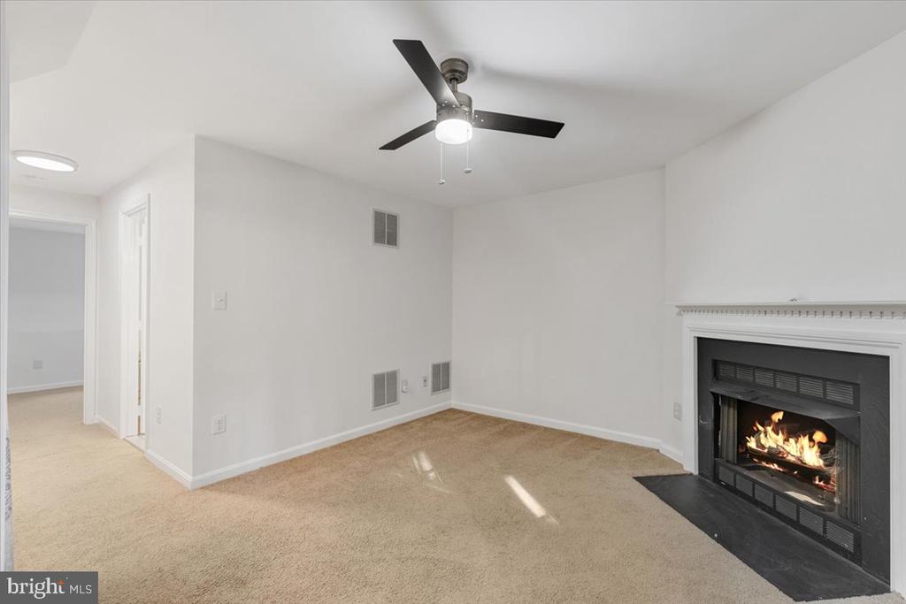 14159 AUTUMN CIRCLE
