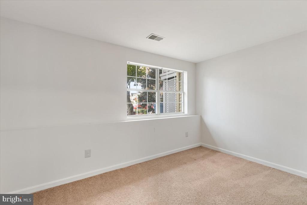 14159 AUTUMN CIRCLE