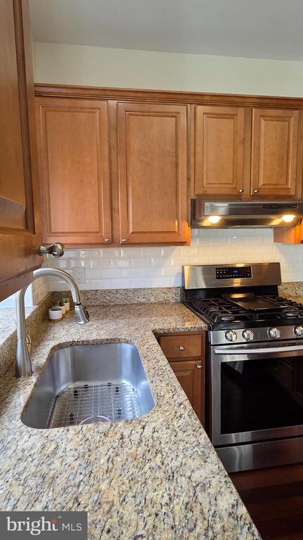 7114 WESTFIELD COURT