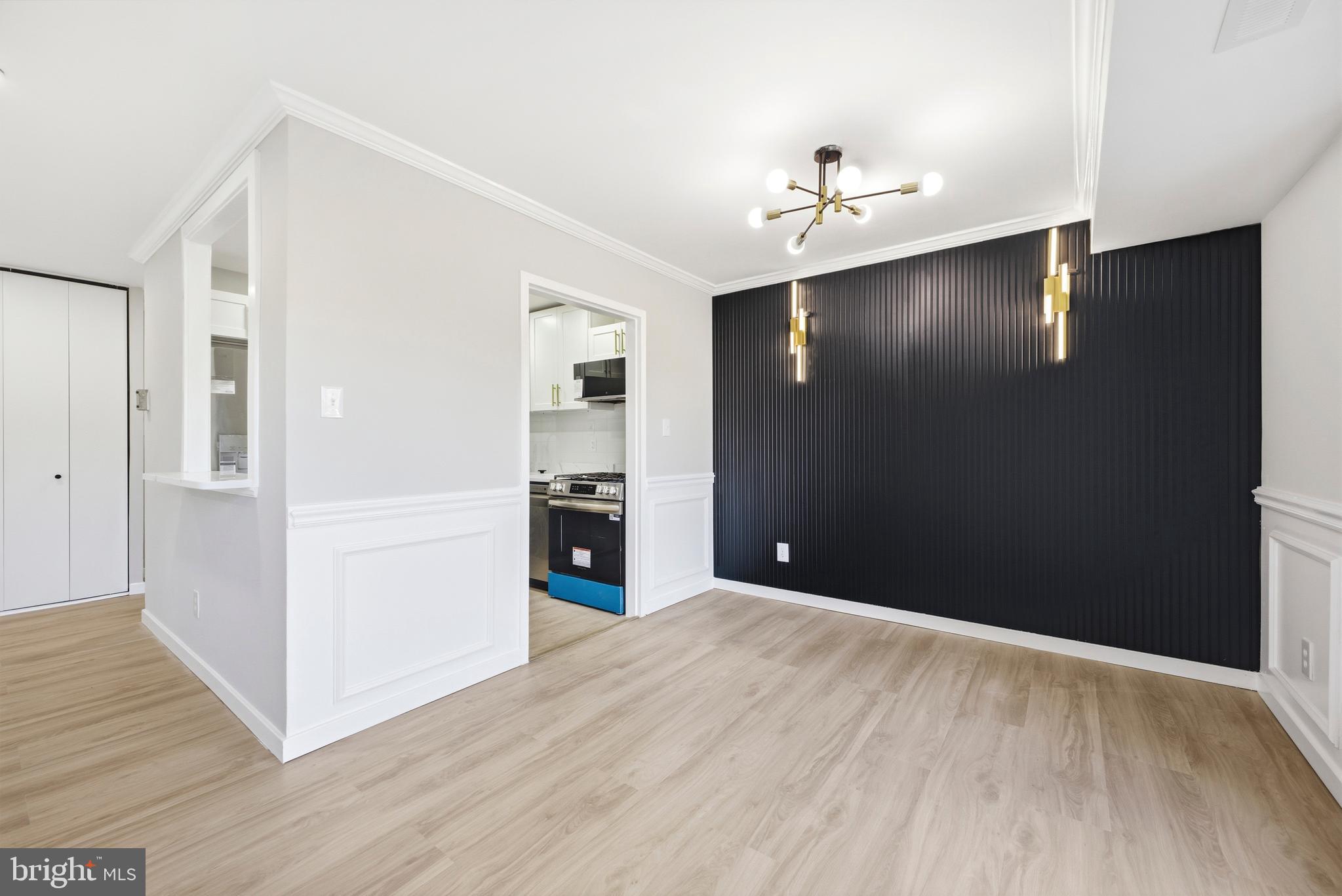 6001 ARLINGTON BOULEVARD 304