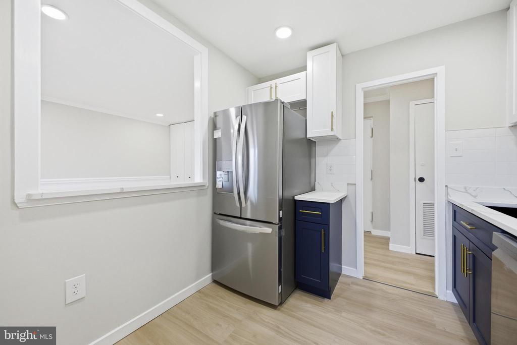 6001 ARLINGTON BOULEVARD 304