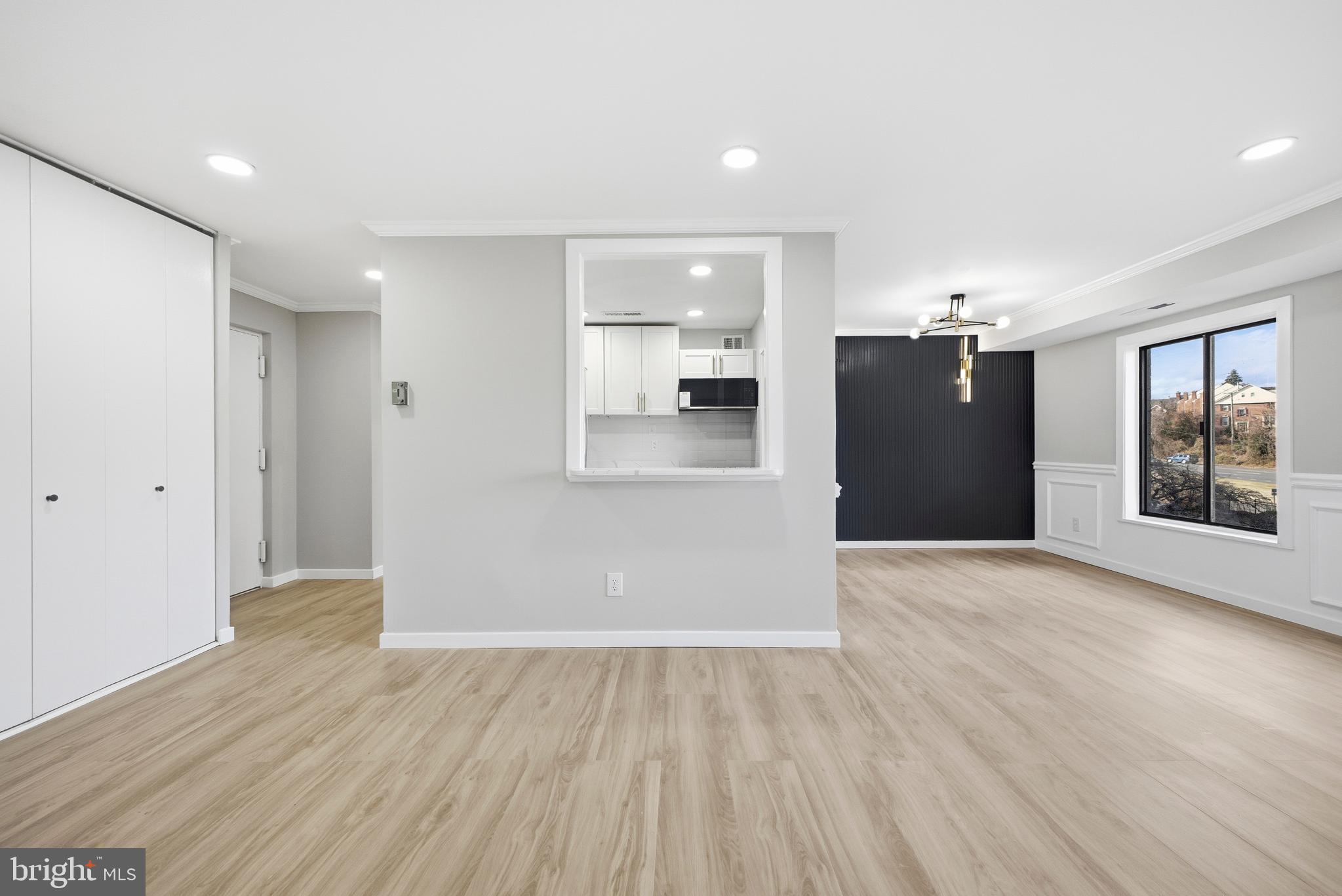 6001 ARLINGTON BOULEVARD 304