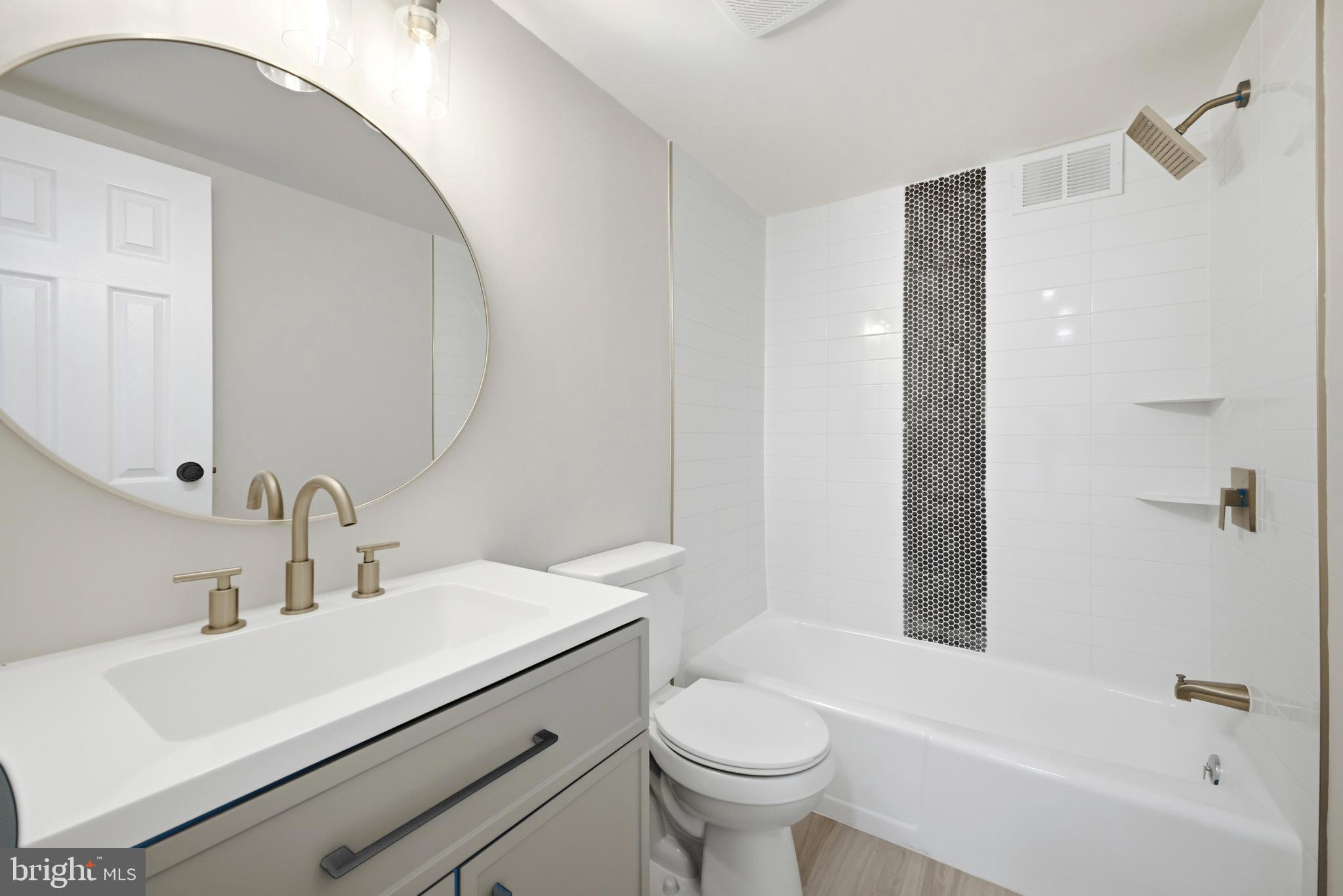 6001 ARLINGTON BOULEVARD 304