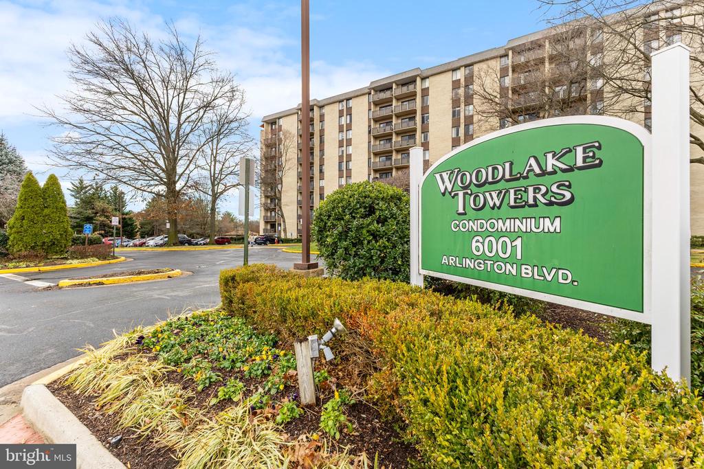 6001 ARLINGTON BOULEVARD 304