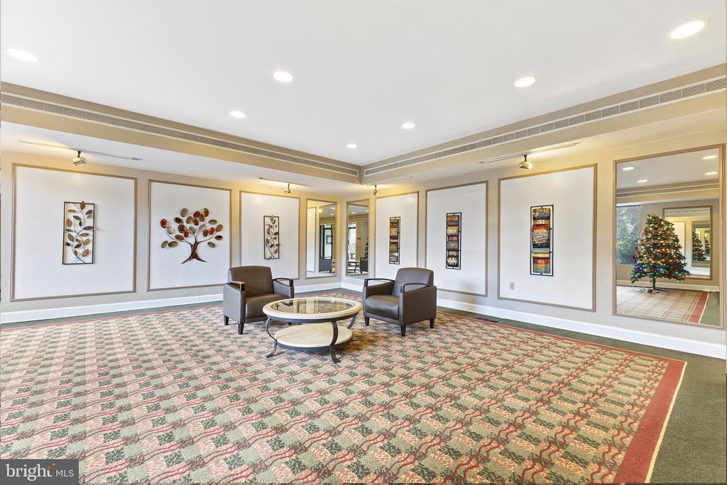 6001 ARLINGTON BOULEVARD 304