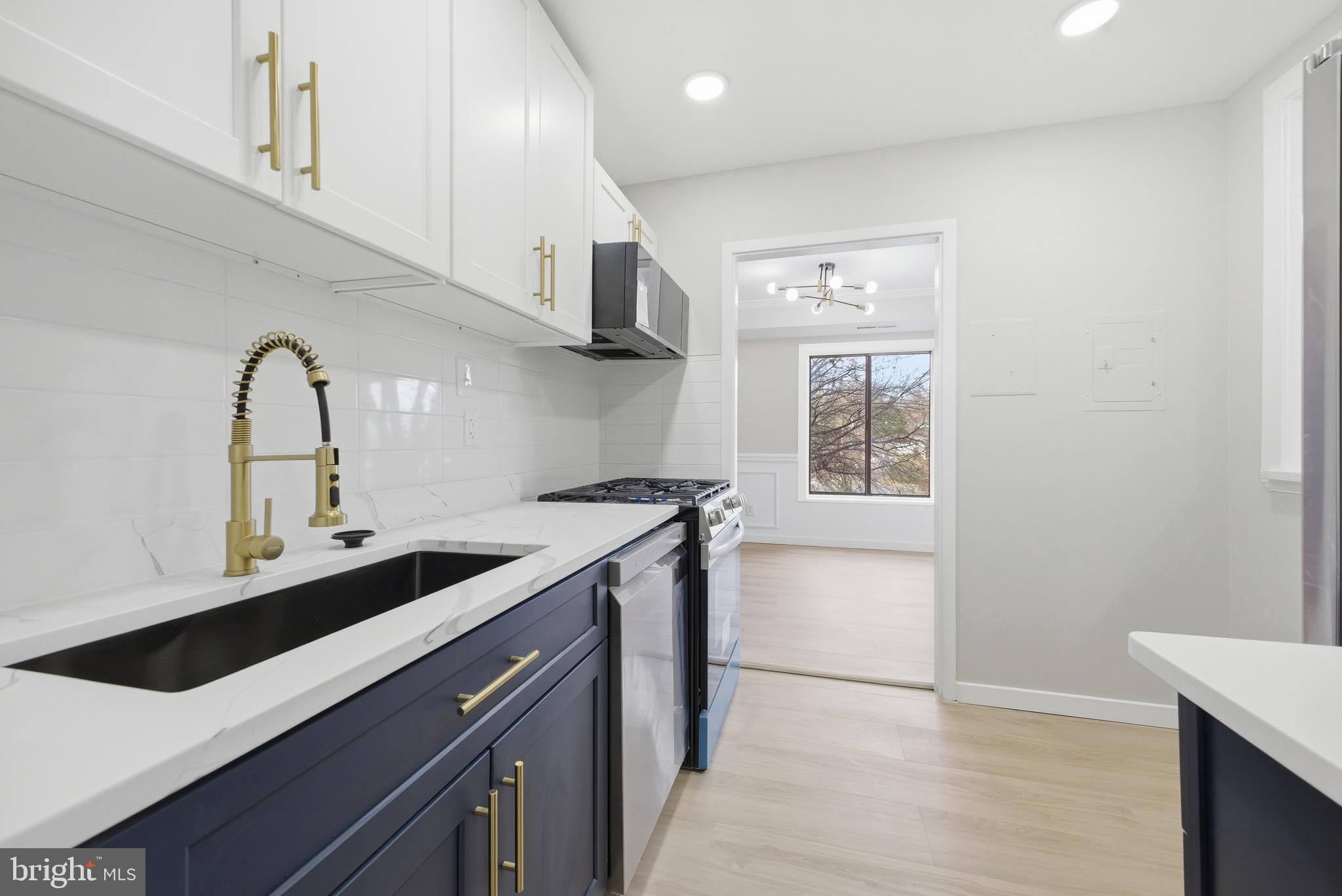 6001 ARLINGTON BOULEVARD 304