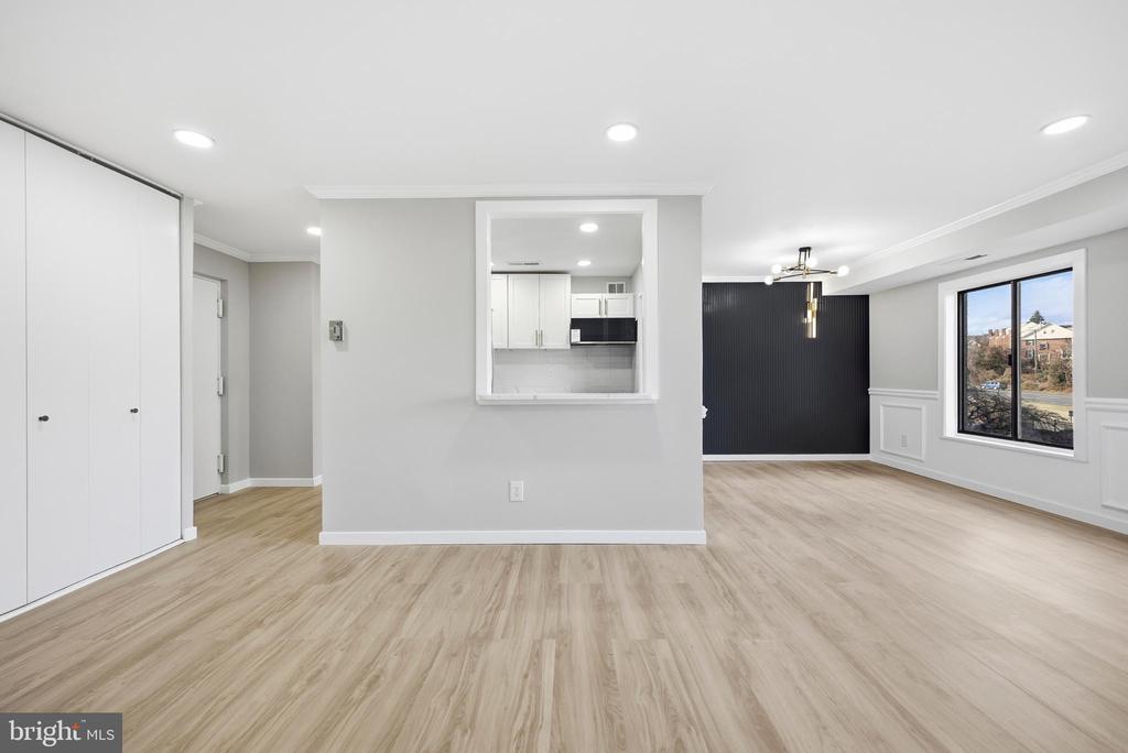 6001 ARLINGTON BOULEVARD 304