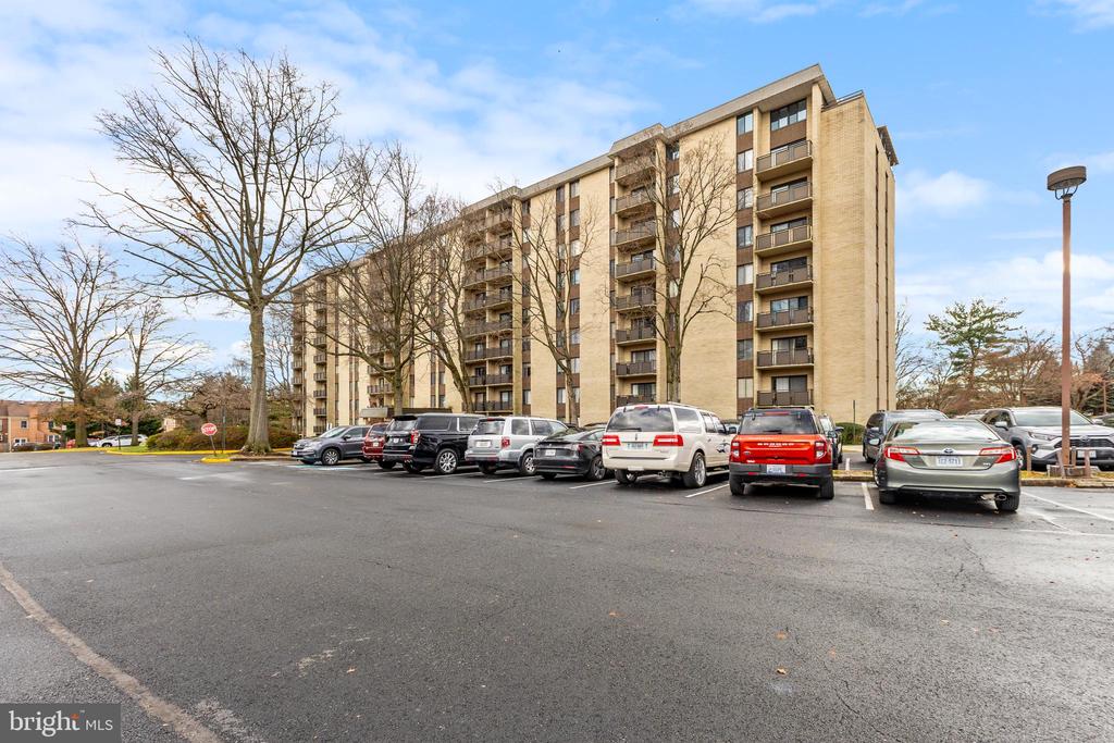 6001 ARLINGTON BOULEVARD 304