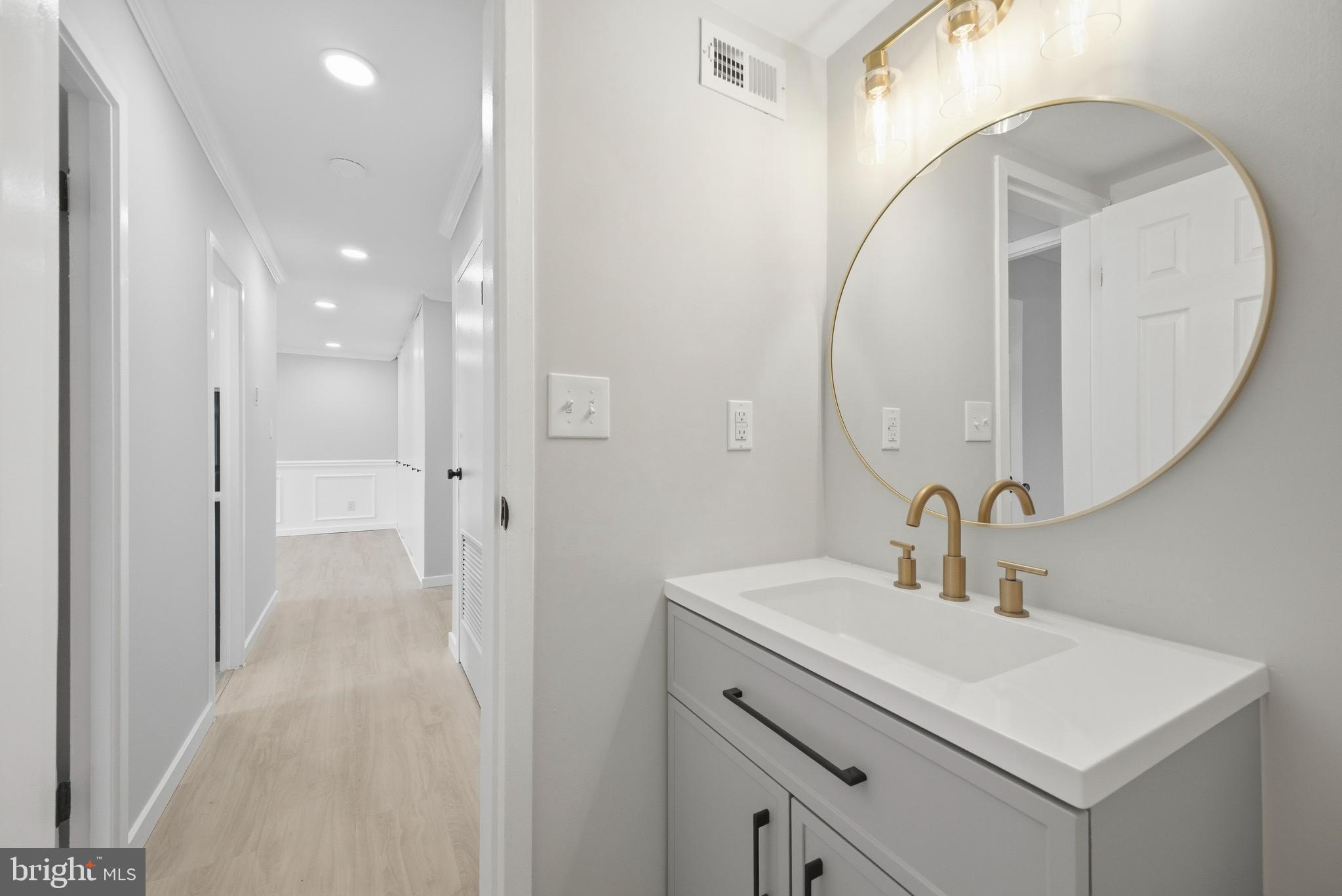 6001 ARLINGTON BOULEVARD 304